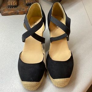 NWT Cato wedges, size 7